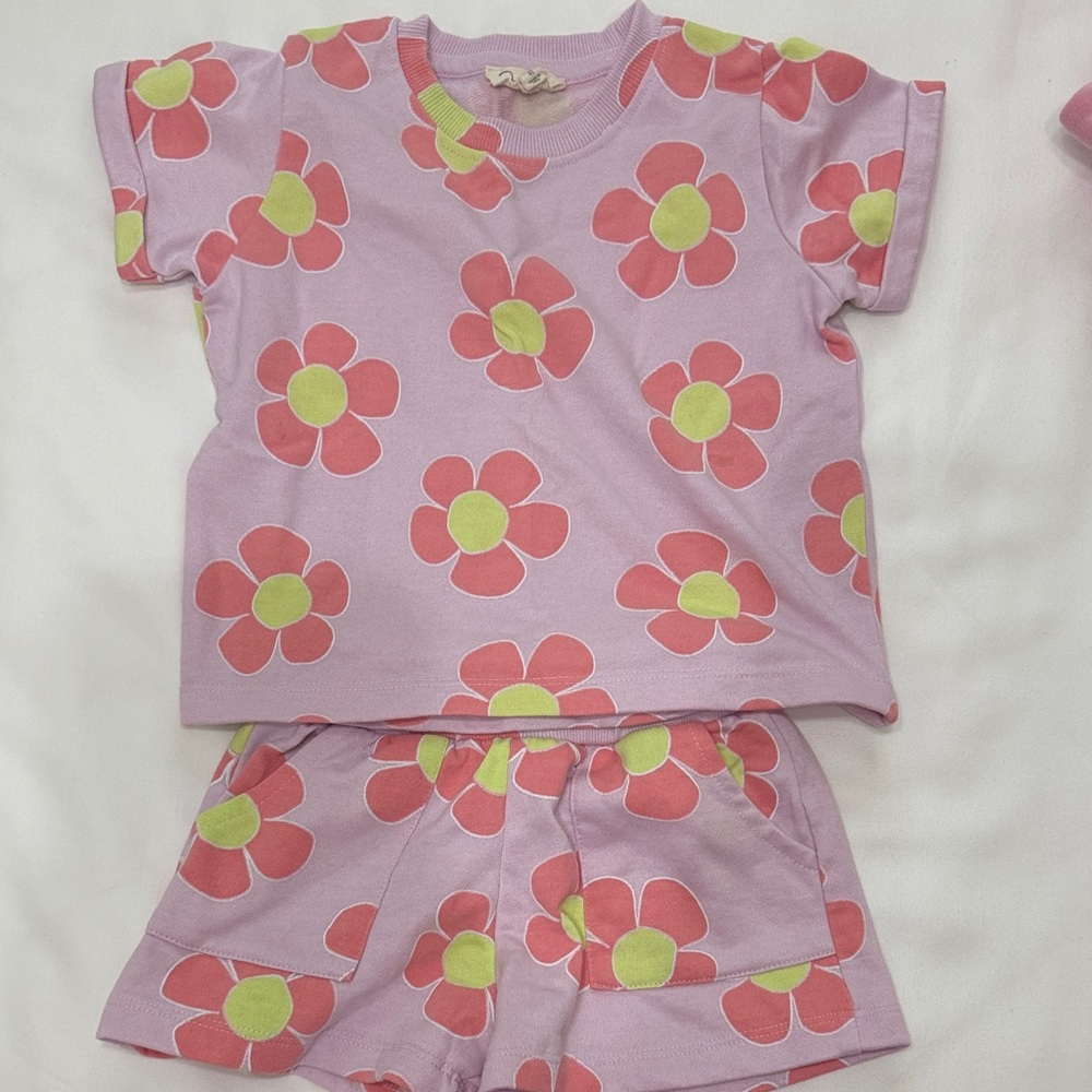 ❤️3 for $10! Jessica Simpson 2 Piece Set